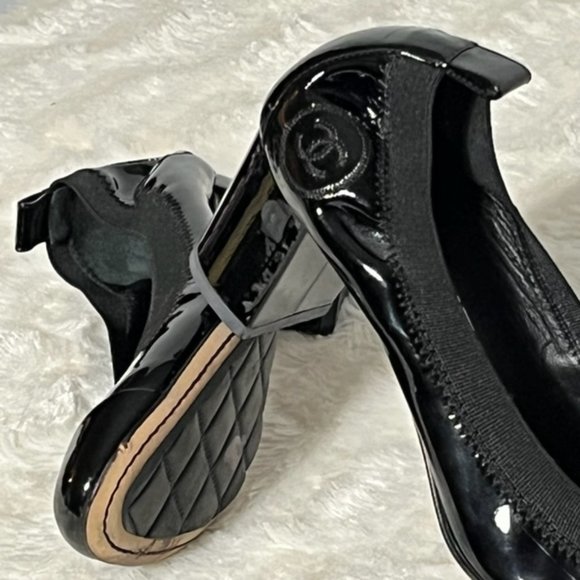 CHANEL Black Patent Leather CC Scrunch Block Heel Pumps EU Size 36, US Size 6 - Picture 8 of 15